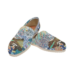 Pleasantly Paisley Negative Unisex Classic Canvas Slip-On (Model 1206)