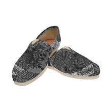Load image into Gallery viewer, Cresent Paisley Black and White Unisex Classic Canvas Slip-On (Model 1206)