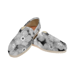 Forget Me Not Flower Black and White Unisex Classic Canvas Slip-On (Model 1206)