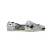Load image into Gallery viewer, Forget Me Not Flower Black and White Unisex Classic Canvas Slip-On (Model 1206)