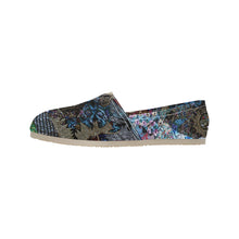Load image into Gallery viewer, Cresent Paisley Unisex Classic Canvas Slip-On (Model 1206)