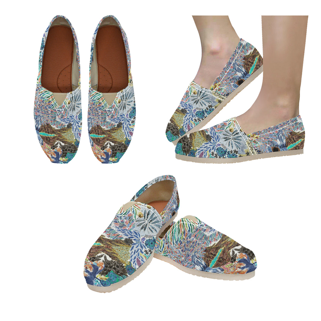 Pleasantly Paisley Negative Unisex Classic Canvas Slip-On (Model 1206)