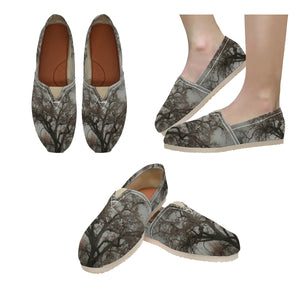Spooky Tree Black and White Unisex Classic Canvas Slip-On (Model 1206)
